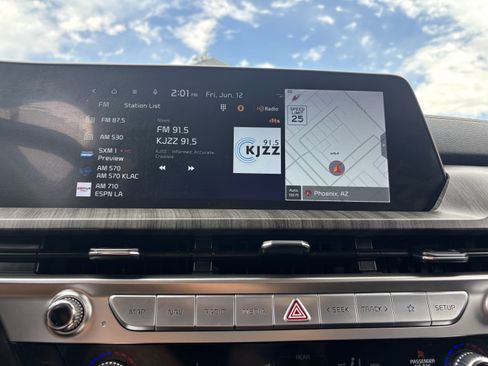 Used 2023 Kia Telluride EX w/ EX Captain's Chair Package AWD/4WD image 21