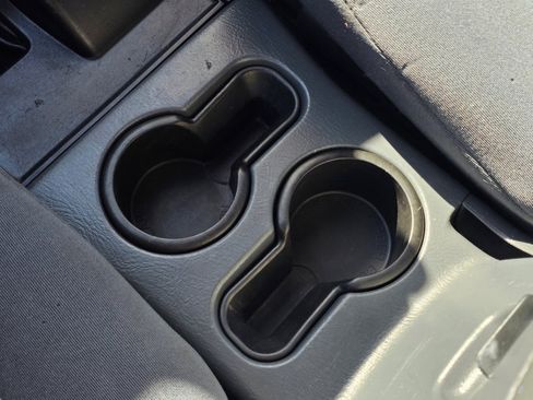 Used 2004 Nissan Frontier S/C image 8