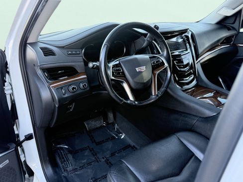 Used 2018 Cadillac Escalade Premium Luxury image 27