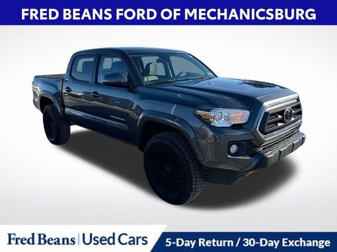 Used 2022 Toyota Tacoma SR5 w/ Technology Package image 1