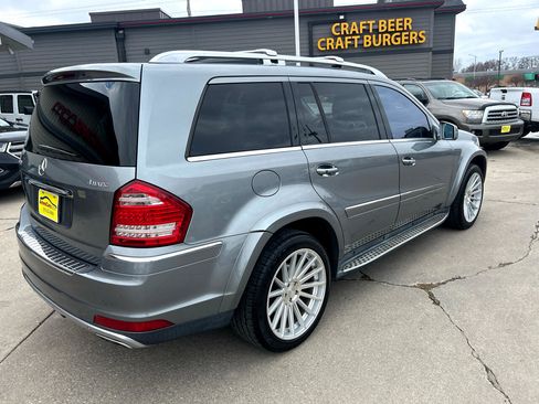 Used 2011 Mercedes-Benz GL 550 4MATIC image 3