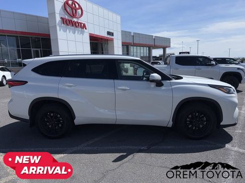 Used 2020 Toyota Highlander XLE image 1