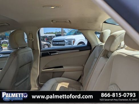 Used 2016 Ford Fusion SE FWD image 13
