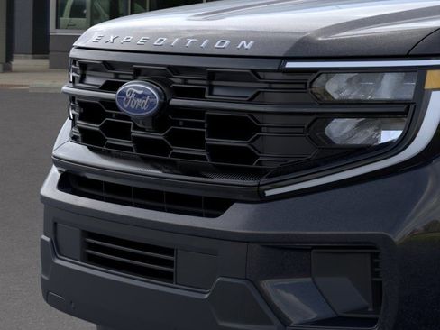 New 2026 Ford Expedition Active image 17
