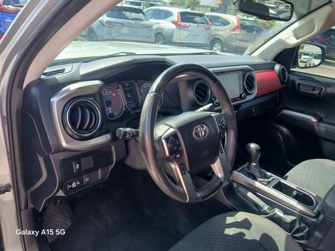 Used 2021 Toyota Tacoma SR5 RWD image 5
