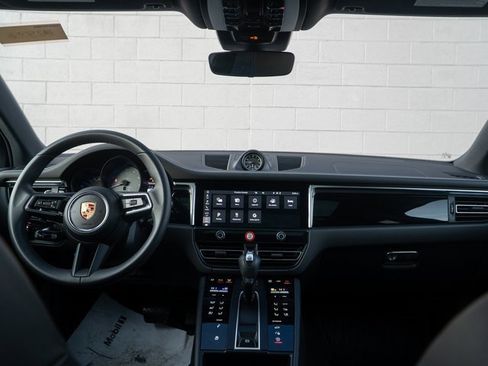 Certified 2025 Porsche Macan S image 21