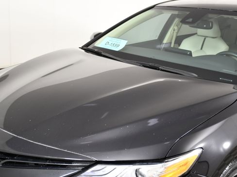 Used 2024 Toyota Camry XLE FWD image 12