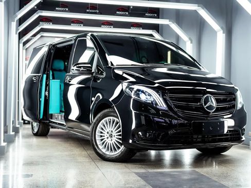 Used 2023 Mercedes-Benz Metris Passenger image 1