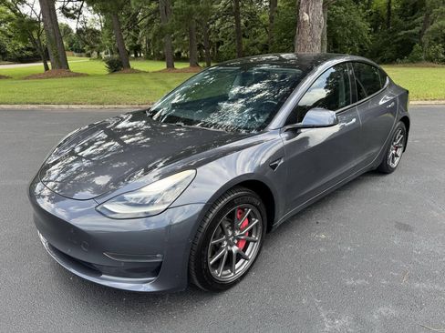 Used 2019 Tesla Model 3 Standard Range Plus RWD image 2