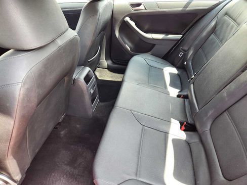 Used 2012 Volkswagen Jetta SE FWD image 27