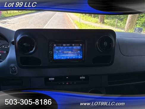 Used 2019 Mercedes-Benz Sprinter 170 image 46