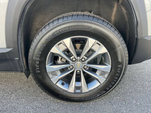 Used 2025 Chevrolet Equinox LT FWD image 30