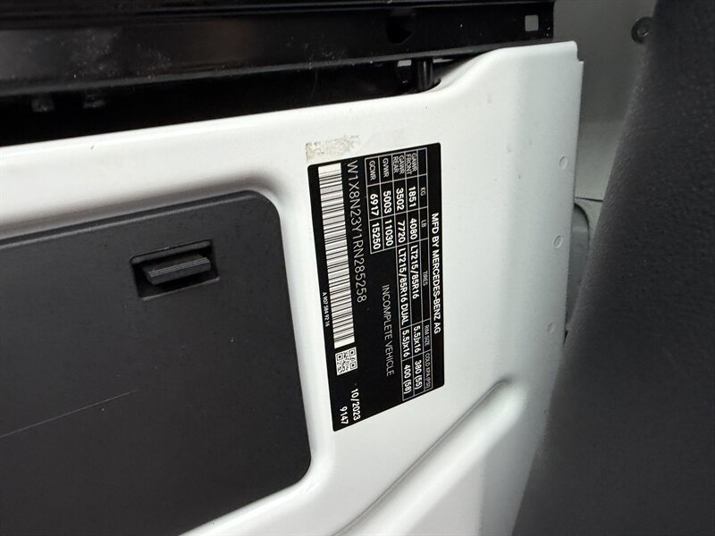 Used 2024 Mercedes-Benz Sprinter 3500 image 18