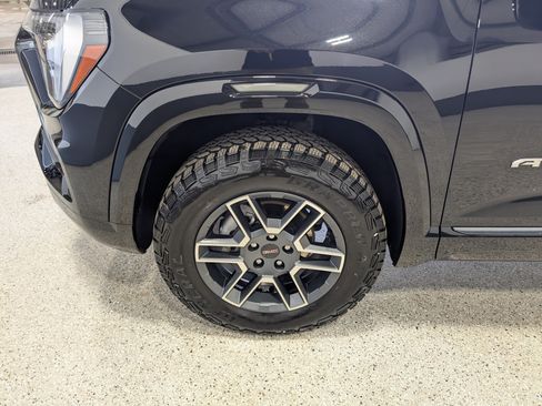 Used 2026 GMC Terrain AT4 AWD/4WD image 9