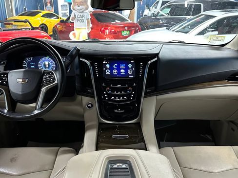 Used 2019 Cadillac Escalade Premium Luxury image 29