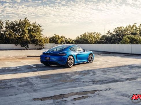 Used 2017 Porsche 718 Cayman S image 61