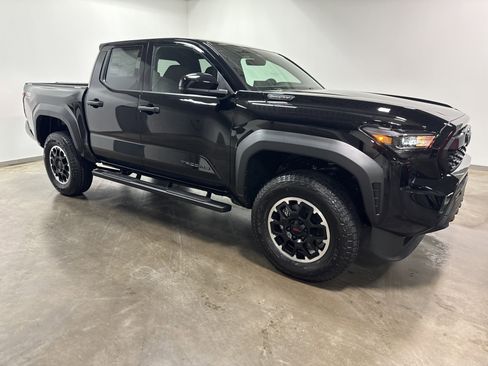 New 2025 Toyota Tacoma TRD Off-Road image 2