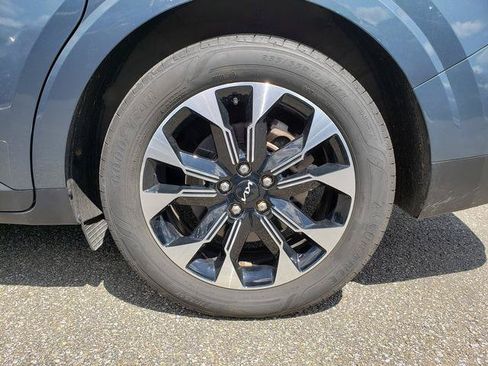 Certified 2024 Kia Carnival EX FWD image 12
