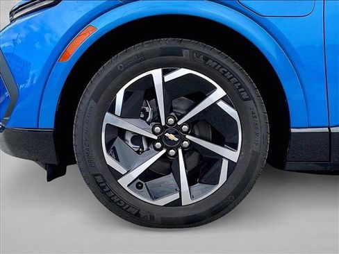 Used 2024 Chevrolet Equinox EV LT w/ LPO, Trailering Package FWD image 10