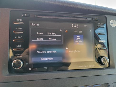 Used 2018 Toyota Sienna LE w/ Carpet Mat Package FWD image 37