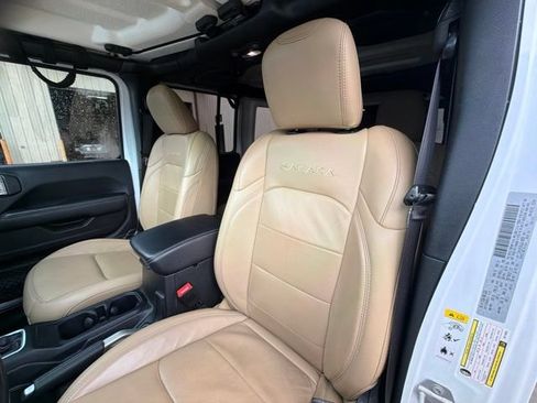 Used 2018 Jeep Wrangler Unlimited Sahara w/ Dual Top Group AWD/4WD image 21