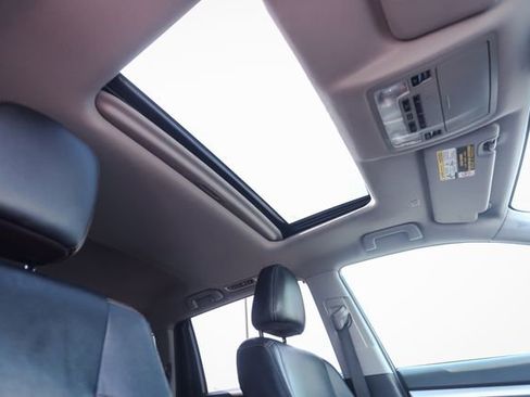 Used 2019 Toyota Highlander XLE AWD/4WD image 55