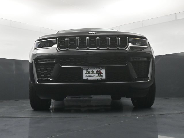 New 2026 Jeep Grand Cherokee Limited w/ Trailer Tow Package AWD/4WD image 19