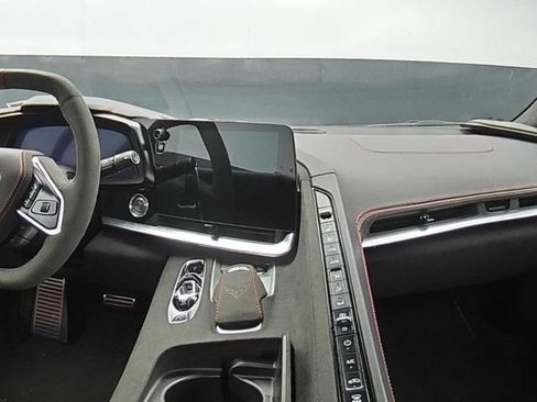 Used 2023 Chevrolet Corvette Stingray Premium Conv w/ Z51 Performance Package RWD image 21