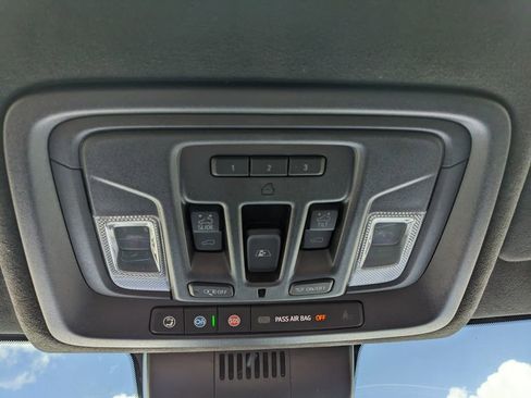 Used 2022 GMC Sierra 1500 AT4X image 62