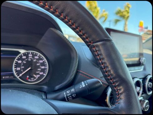 Used 2024 Nissan Sentra SR w/ SR Premium Package image 17