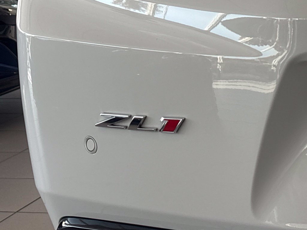 Used 2018 Chevrolet Camaro ZL1 RWD image 10