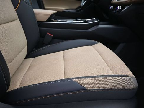 New 2026 Chevrolet Equinox ACTIV w/ Convenience Package III FWD image 25