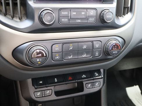 Used 2018 Chevrolet Colorado Z71 AWD/4WD image 18