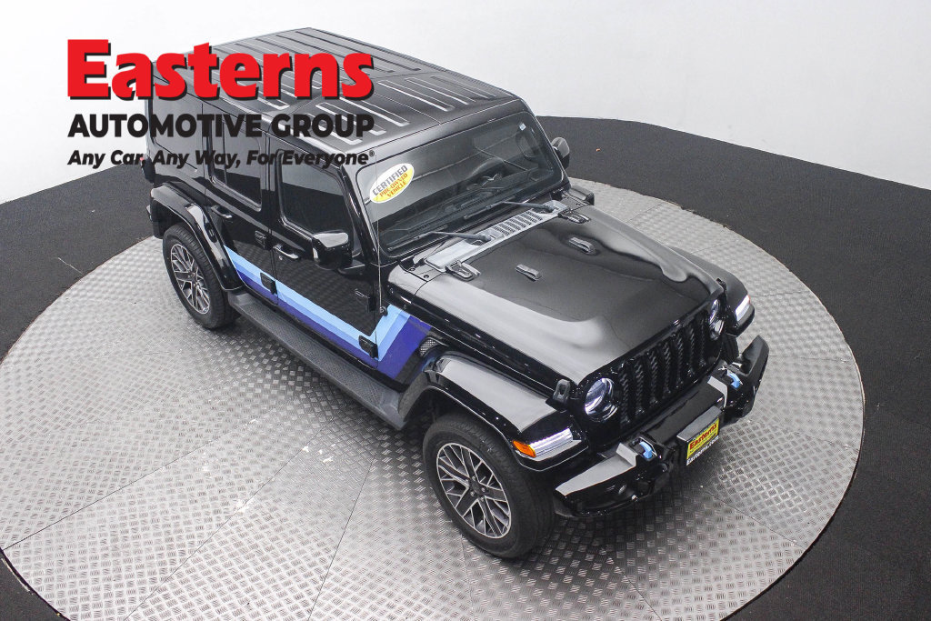 Used 2023 Jeep Wrangler Unlimited Sahara AWD/4WD image 4