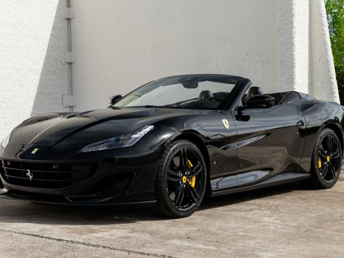 Used 2020 Ferrari Portofino image 10