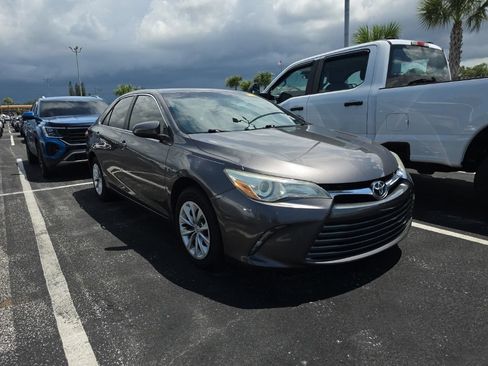 Used 2016 Toyota Camry LE FWD image 1