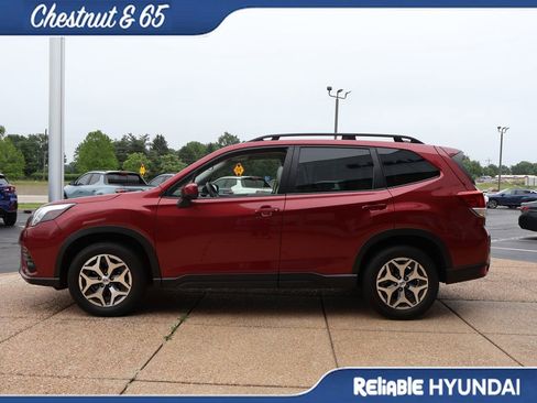 Used 2023 Subaru Forester Premium AWD/4WD image 3