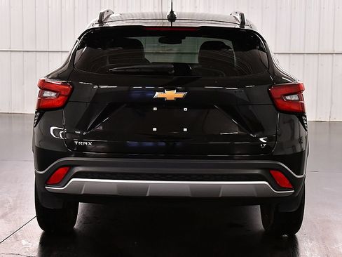 Used 2024 Chevrolet Trax LT w/ Driver Confidence Package FWD image 6
