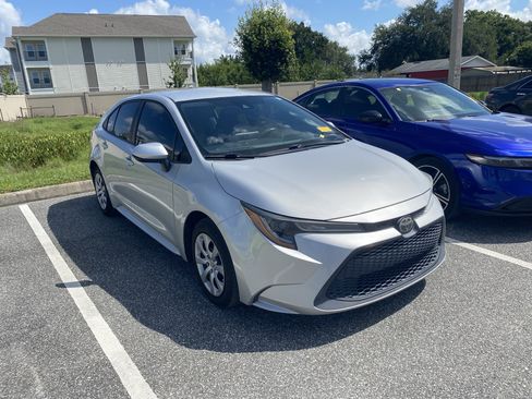Used 2021 Toyota Corolla LE FWD image 15