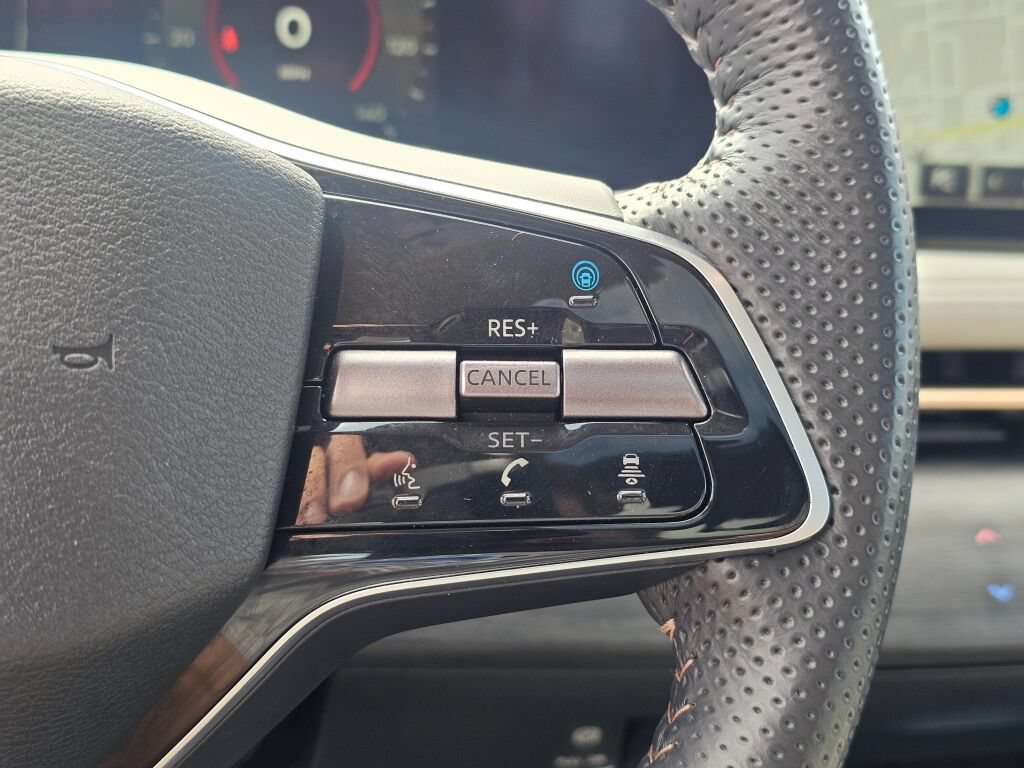 Used 2024 Nissan Ariya AWD image 36