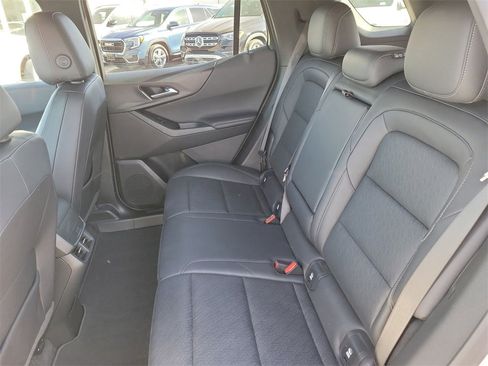 Used 2025 Chevrolet Equinox LT w/ Convenience Package II image 13