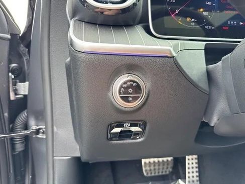 New 2025 Mercedes-Benz C 300 4MATIC Sedan image 31