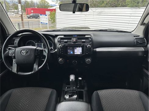 Used 2018 Toyota 4Runner TRD Off-Road w/ TRD Performance Package AWD/4WD image 19