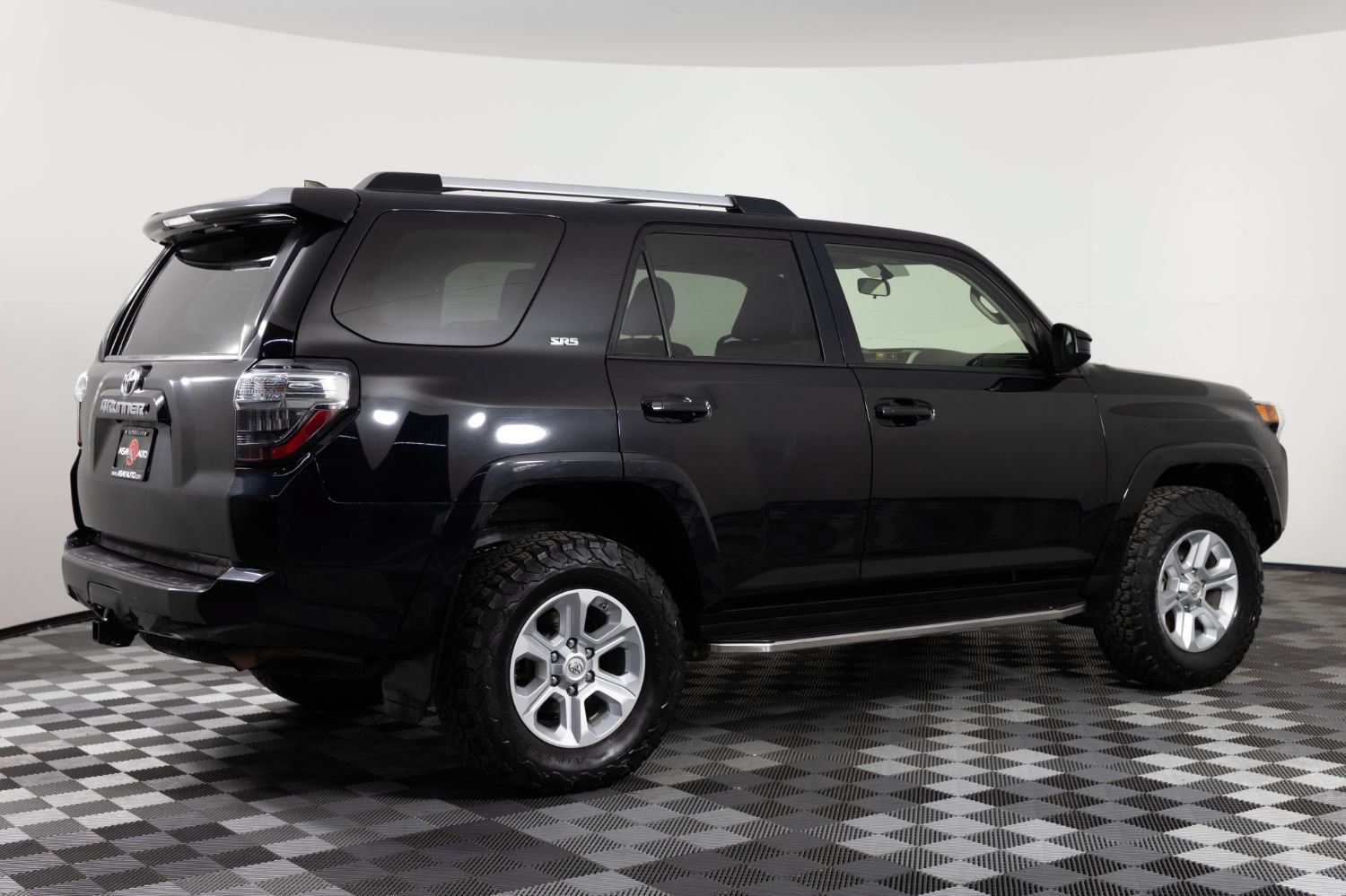 Used 2019 Toyota 4Runner SR5 AWD/4WD image 8