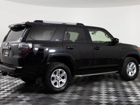 Used 2019 Toyota 4Runner SR5 AWD/4WD image 8