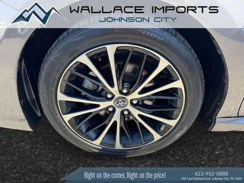 Used 2020 Toyota Camry SE FWD image 9