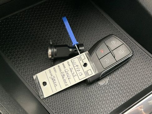 Used 2025 Chevrolet Equinox LT w/ Midnight Edition FWD image 25