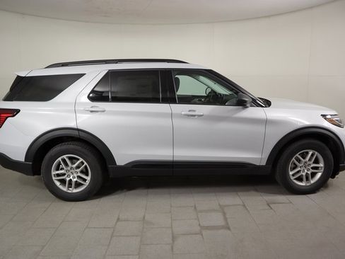 New 2026 Ford Explorer Active image 4