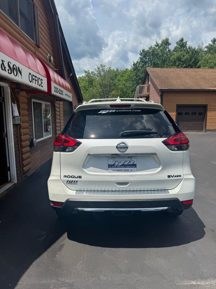 Used 2017 Nissan Rogue SV AWD/4WD image 5