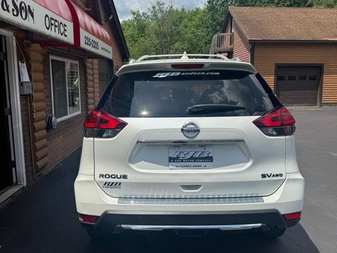 Used 2017 Nissan Rogue SV AWD/4WD image 5